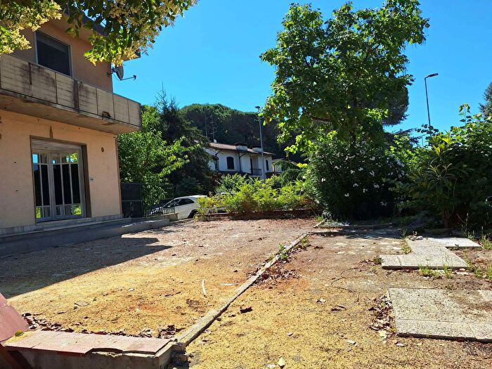 Appartamento con 7 locali in vendita in Via Virginio, Montespertoli