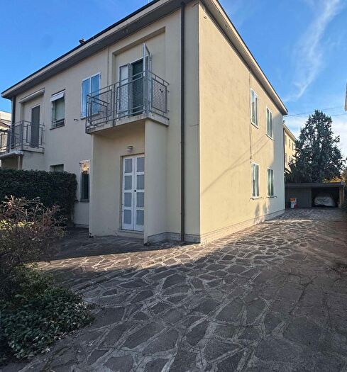 Casa con 5 locali in vendita in Modena