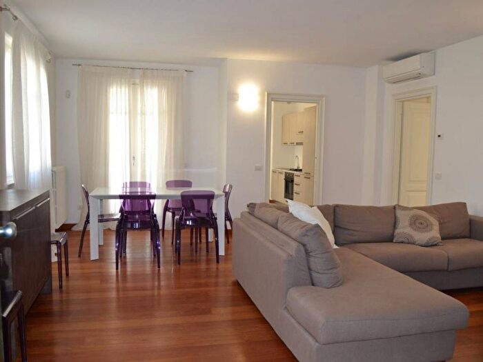 Appartamento con 5 locali in affitto in Via Roma, Centro, Forte dei Marmi