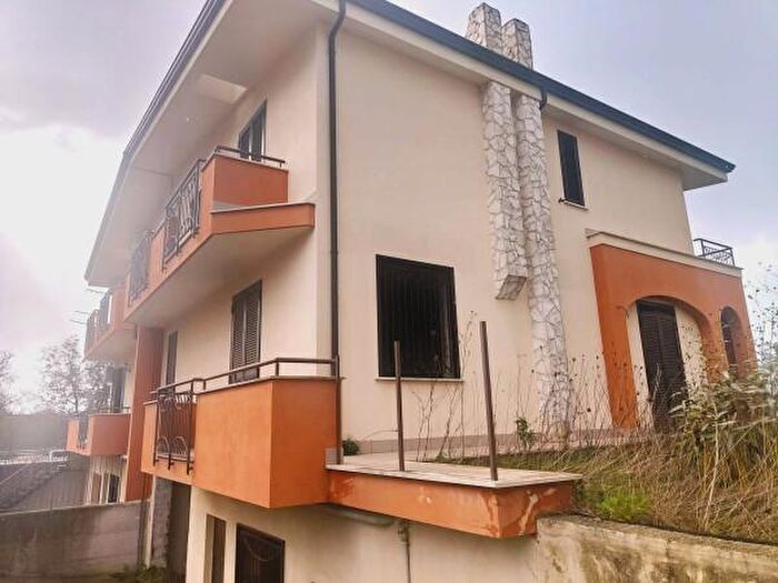 Casa con 5 locali in vendita in Traversa Gaudiello, Liveri