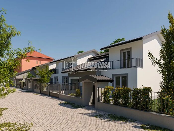 Casa quadrilocale in vendita in Via Turati, Binasco