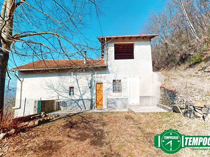 Casa quadrilocale in vendita in Regione Caliogna, Melazzo