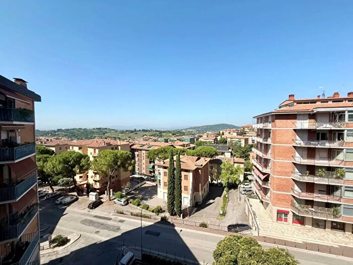 Appartamento con 5 locali in vendita in Perugia