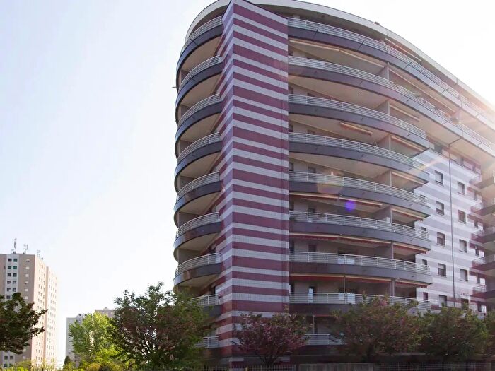 Appartamento trilocale in vendita in Via Bisnati, Milano