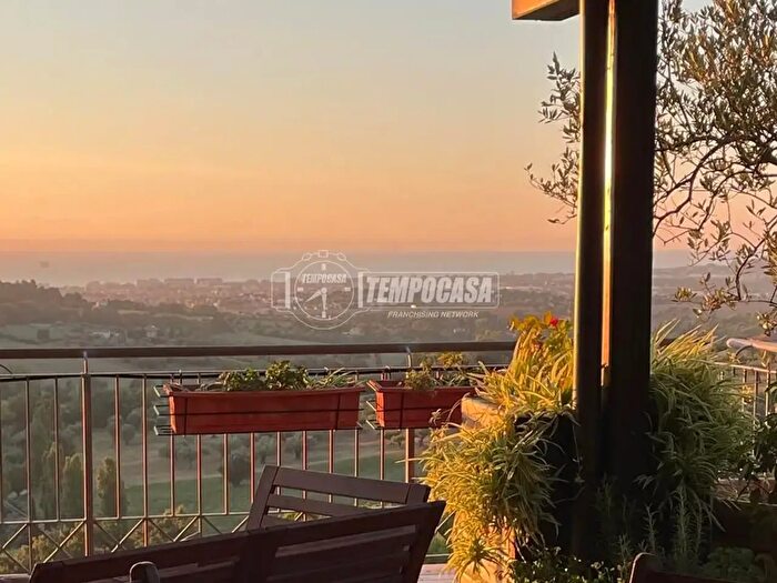 Appartamento con 6 locali in vendita in Via XXIV Maggio, Civitanova Marche