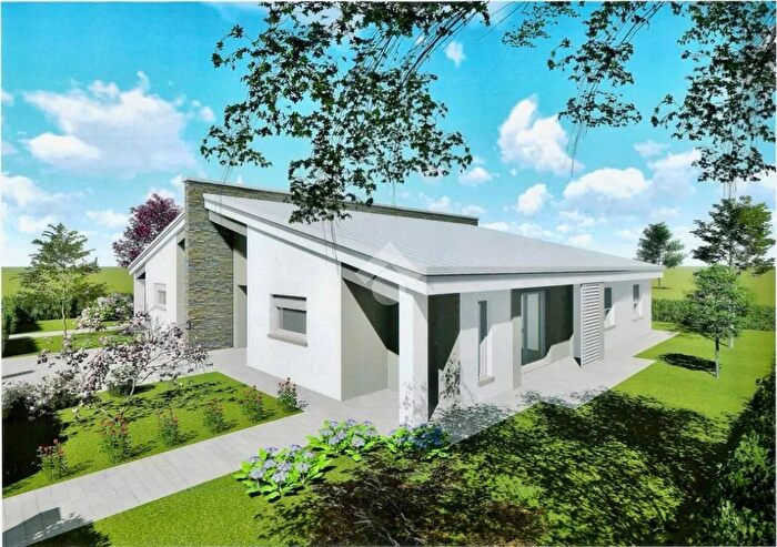 Casa con 5 locali in vendita in Via Ilaria Alpi, Novellara