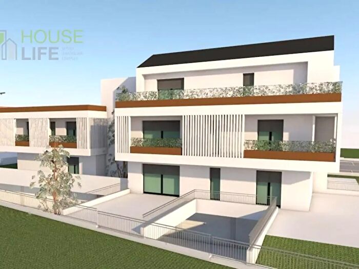 Appartamento quadrilocale in vendita in Via Valdastico Thiene, Thiene
