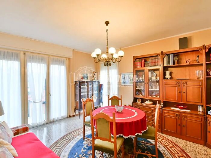 Appartamento trilocale in vendita in Via per Alzate, Cantu