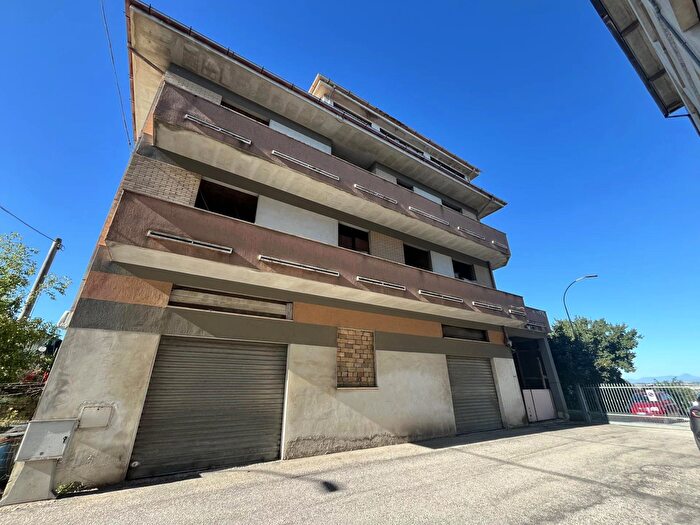 Casa con 5 locali in vendita in Monte Urano