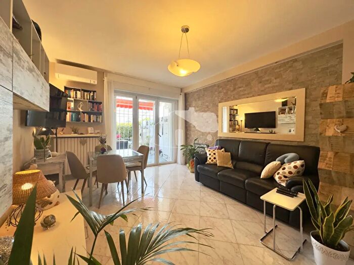 Appartamento trilocale in vendita in Strada Solaro, Sanremo