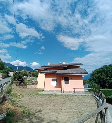 Casa con 10 locali in vendita in Regione Busseyaz, Aosta