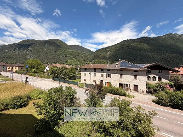 Appartamento trilocale in vendita in Via Maggio, Tione Di Trento