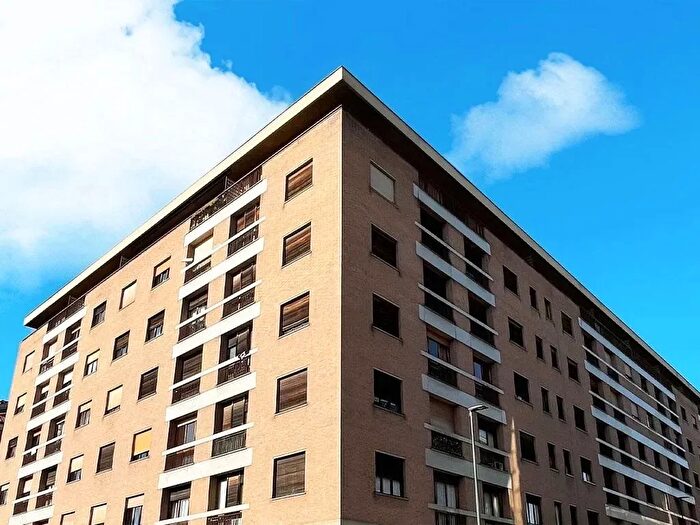 Appartamento trilocale in vendita in Via Tunisi, Torino