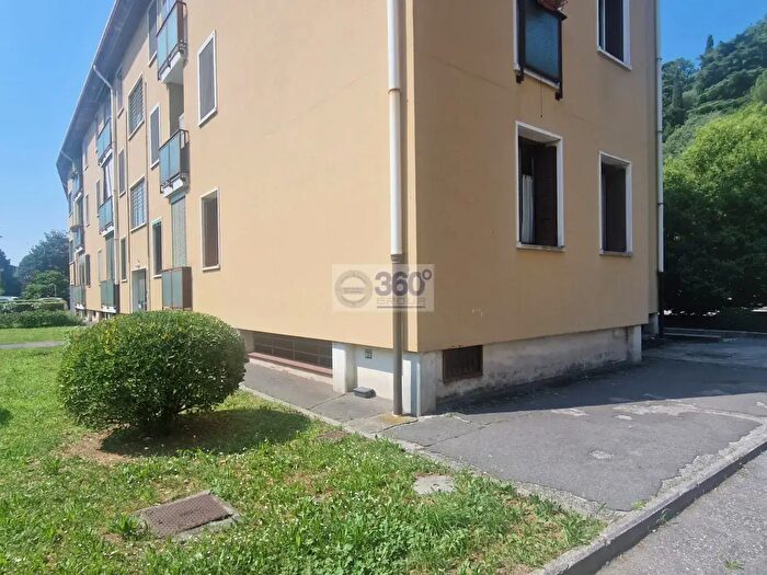 Appartamento con 5 locali in vendita in Via del Franzone, Brescia