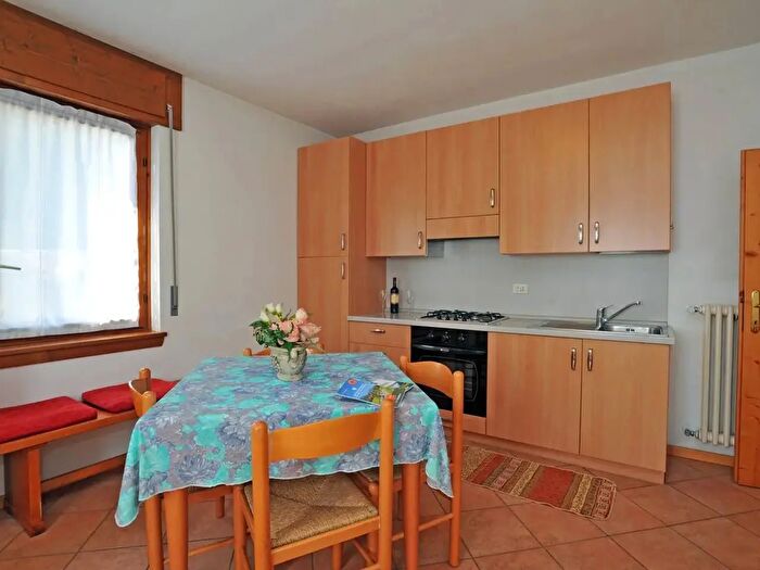 Appartamento trilocale in vendita in Via Don Peccedi, Valdidentro