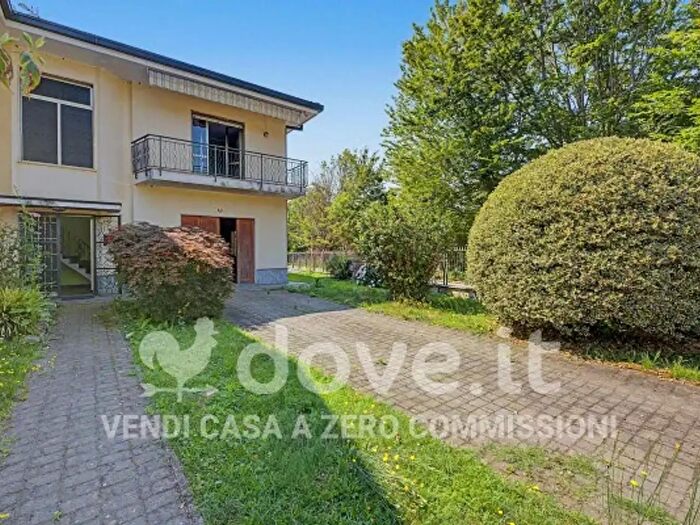 Appartamento quadrilocale in vendita in Via Enrico Fermi, Dormelletto