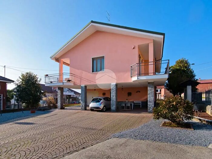 Case in Vendita e in Affitto - 2