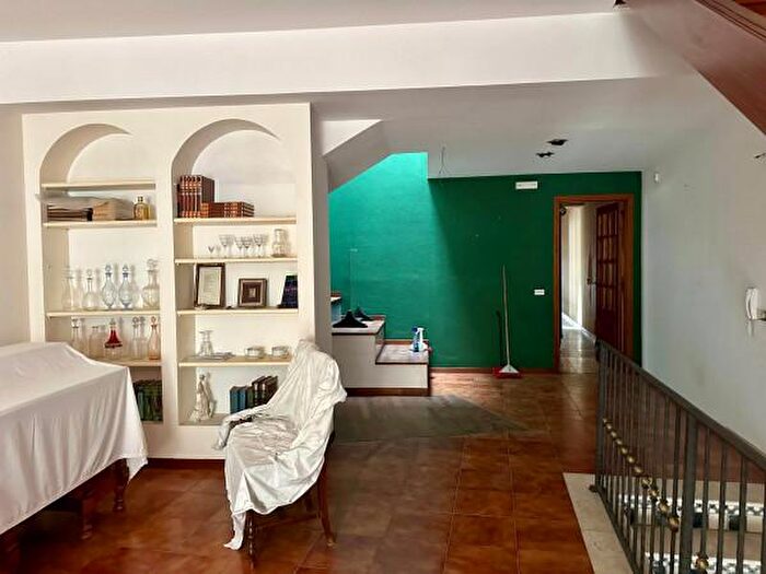 Casa con 6 locali in vendita in Via Giovanni Spagnolo, Barcellona Pozzo Di Gotto