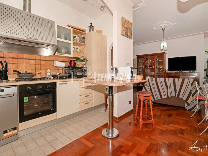 Casa con 9 locali in vendita in Modena