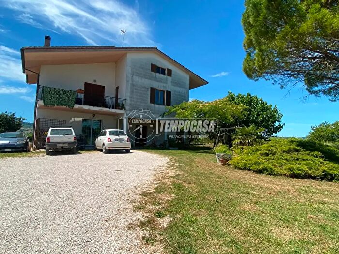 Casa con 11 locali in vendita in San Paolo Di Jesi