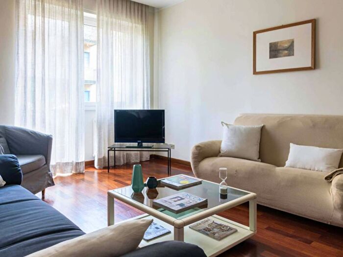 Appartamento trilocale in affitto in Via Francesco Reina, Plebisciti Susa, Milano