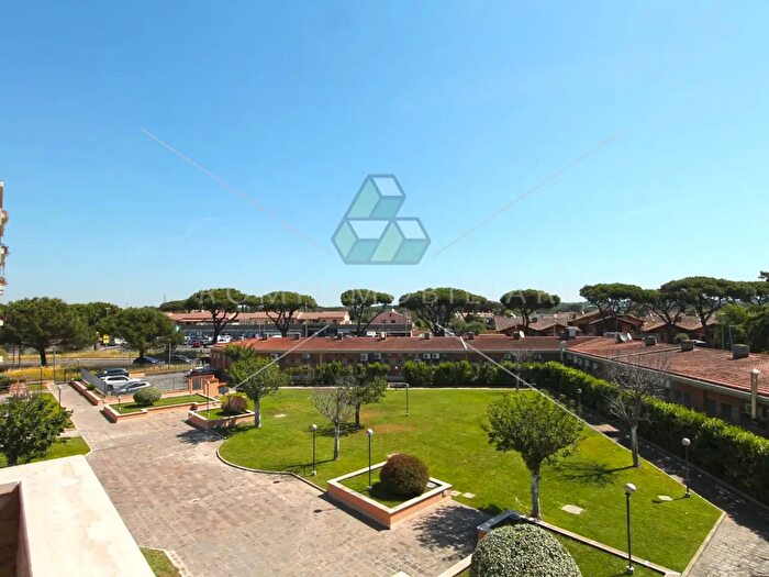 Appartamento trilocale in vendita in Via Francesco Cilea, Roma