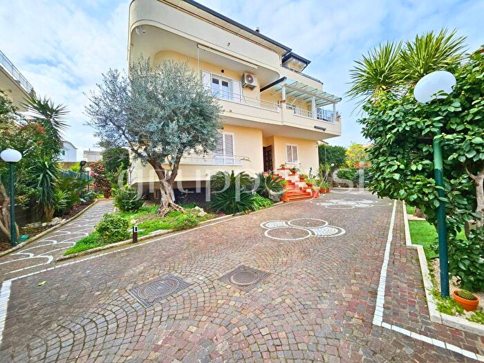 Appartamento quadrilocale in affitto in Via Tito Maccio Plauto, Centro, Marano di Napoli