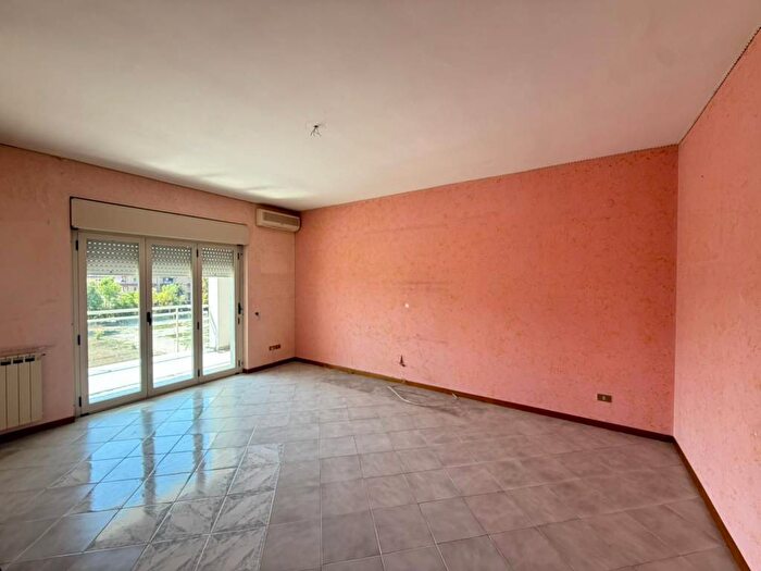 Appartamento trilocale in affitto in Via Santella, Santa Maria Capua Vetere