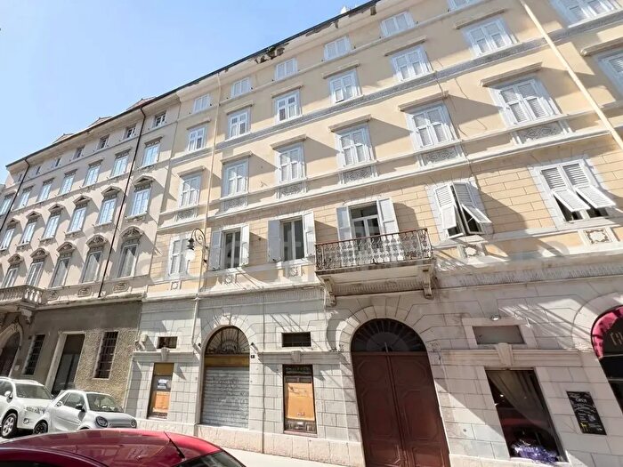 Appartamento con 5 locali in vendita in Via del Lazzaretto Vecchio, Trieste