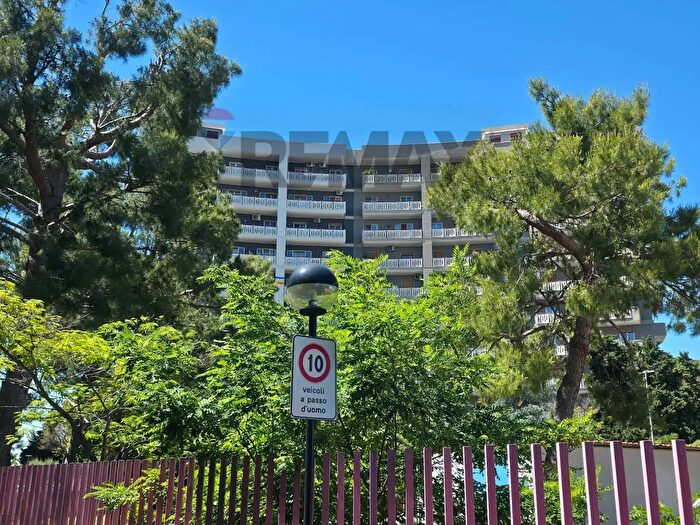 Appartamento con 5 locali in vendita in Via Camillo Rosalba Parco Domingo, Bari