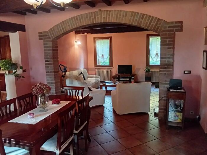Casa quadrilocale in vendita in Ostiglia