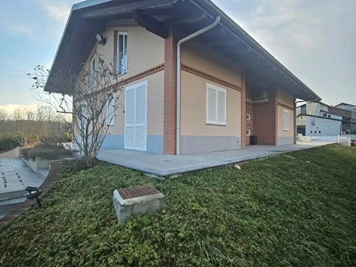 Appartamento trilocale in affitto in Via Vai ai Colli, Barbania