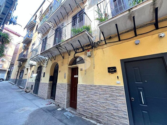 Appartamento trilocale in affitto in Via pesacannone, Cassaro, Palermo