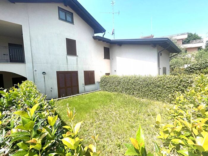 Appartamento in affitto in Via Roma, Centro, San Fermo della Battaglia