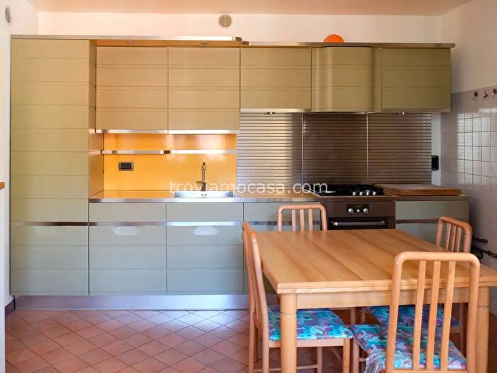 Appartamento trilocale in affitto in Via Cattaneo, Cattolica