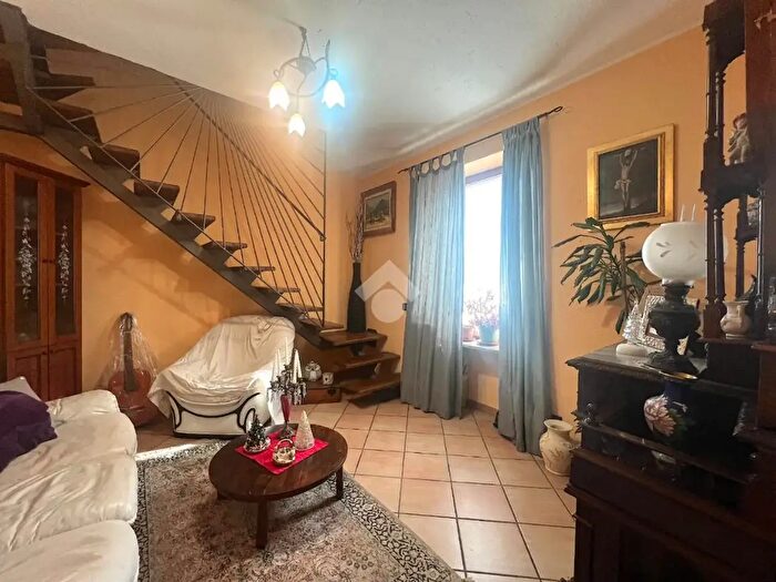 Casa quadrilocale in vendita in Strada Statale di Bardonecchia, Oulx