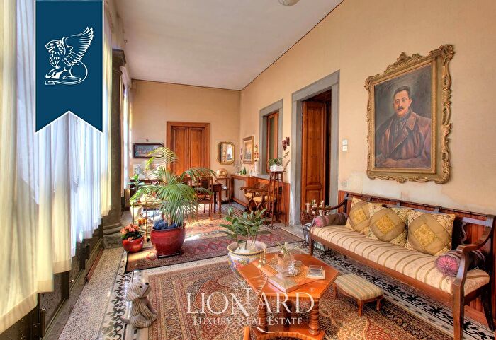 Casa con 6 locali in vendita in Villongo