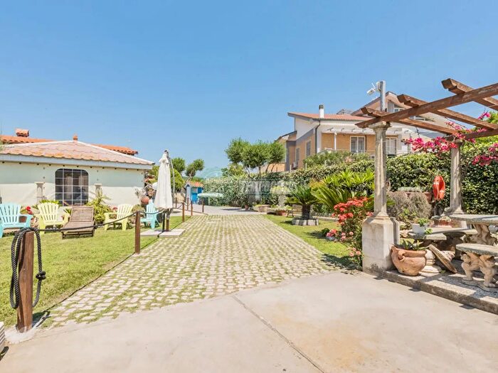 Casa trilocale in vendita in Via Flavio Gioia, Santa Marinella