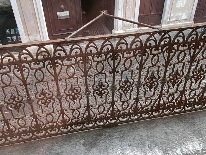 Appartamento trilocale in affitto in Via Lorenzo Bartolini, Centro Storico, Udine