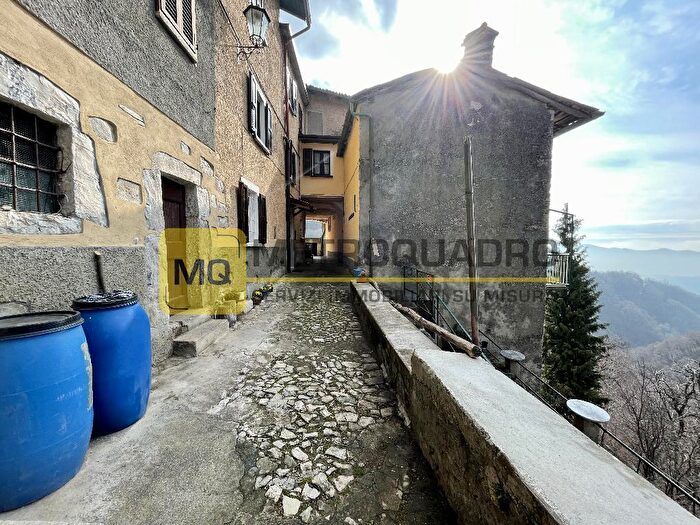 Casa con 6 locali in vendita in Località Urida, Torre De Busi