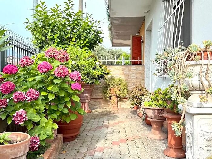 Casa con 5 locali in vendita in Tirana, Massa