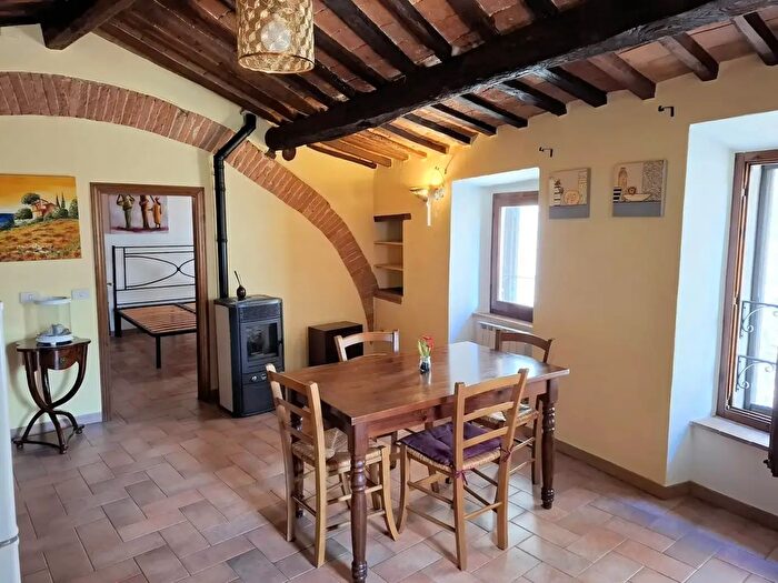 Appartamento trilocale in vendita in Corso Garibaldi, Sarteano