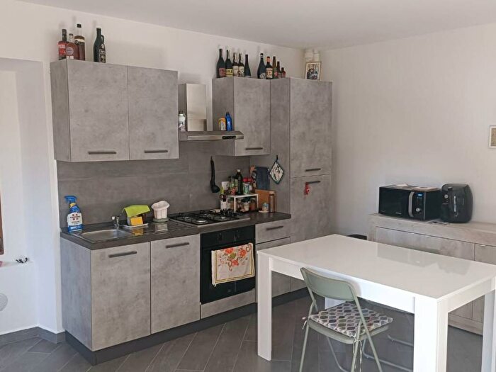 Appartamento bilocale in affitto in Via Magenta, Centro, Gavirate