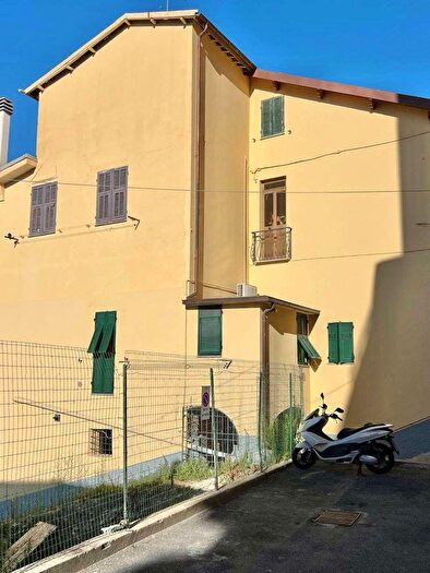 Appartamento trilocale in vendita in Imperia