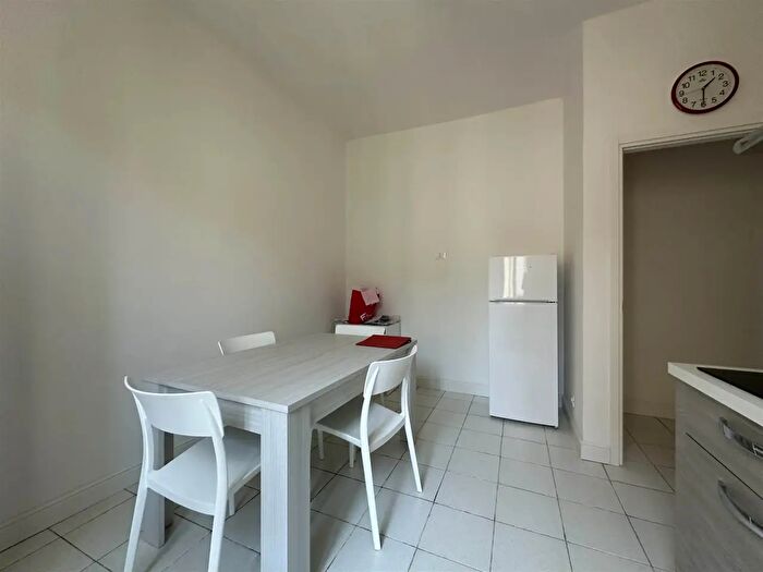 Appartamento con 5 locali in affitto in Firenze