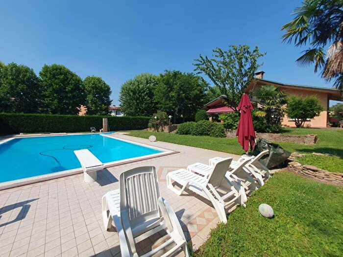 Casa con 15 locali in vendita in Conselve