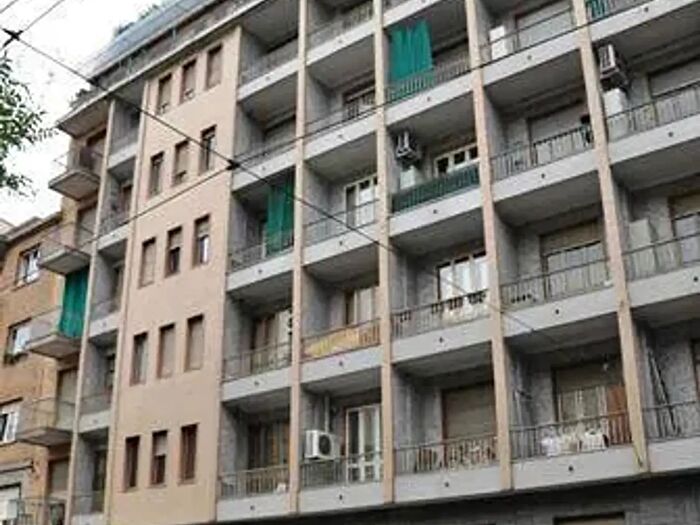Appartamento trilocale in affitto in Via Genova Bis, Torino