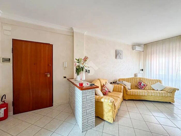 Appartamento con 5 locali in vendita in Via Tosco Romagnola, Pontedera