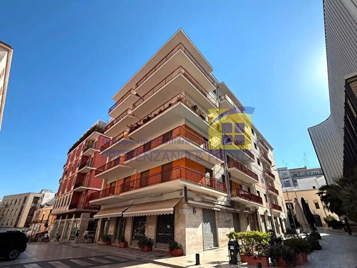 Appartamento con 7 locali in vendita in Piazzetta Giustino Durano, Brindisi