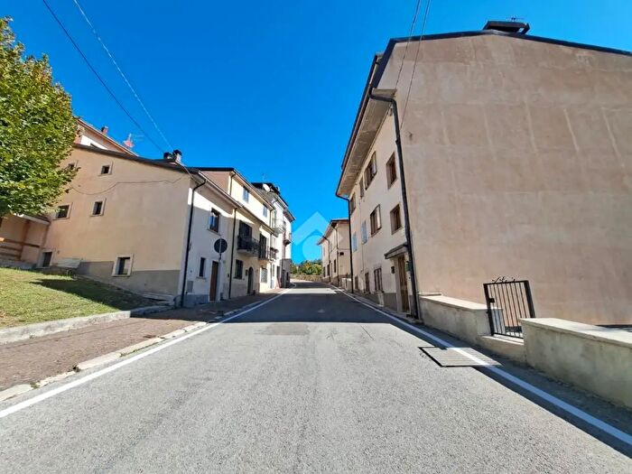 Appartamento trilocale in vendita in Via Fonticella, Rivisondoli